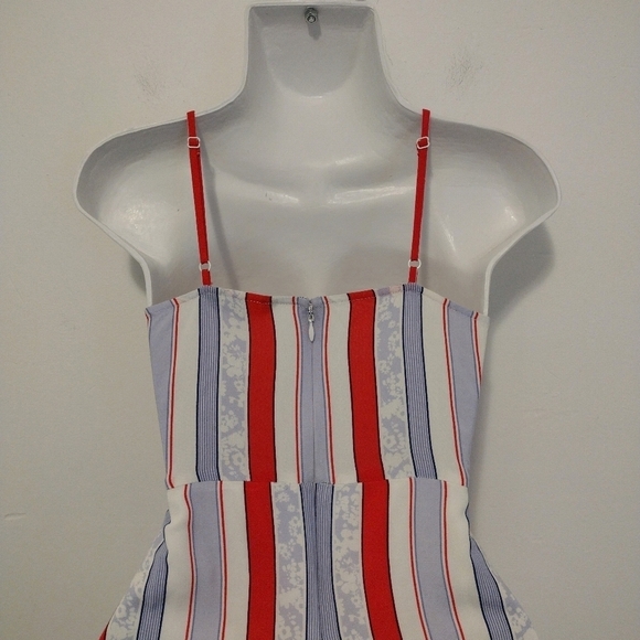 Express - Striped Cropped Jumpsuit - Picture 9 of 16